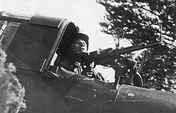 世界上最猛的机枪是什么,疯狂的机枪视频