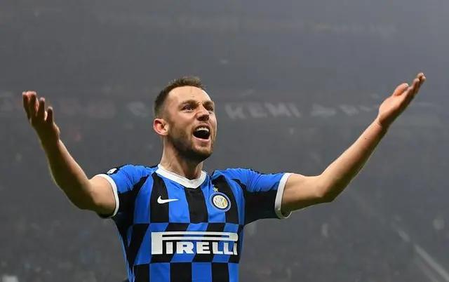 燃爆全场的米兰德比瞬间回顾,回顾荡气回肠的米兰德比