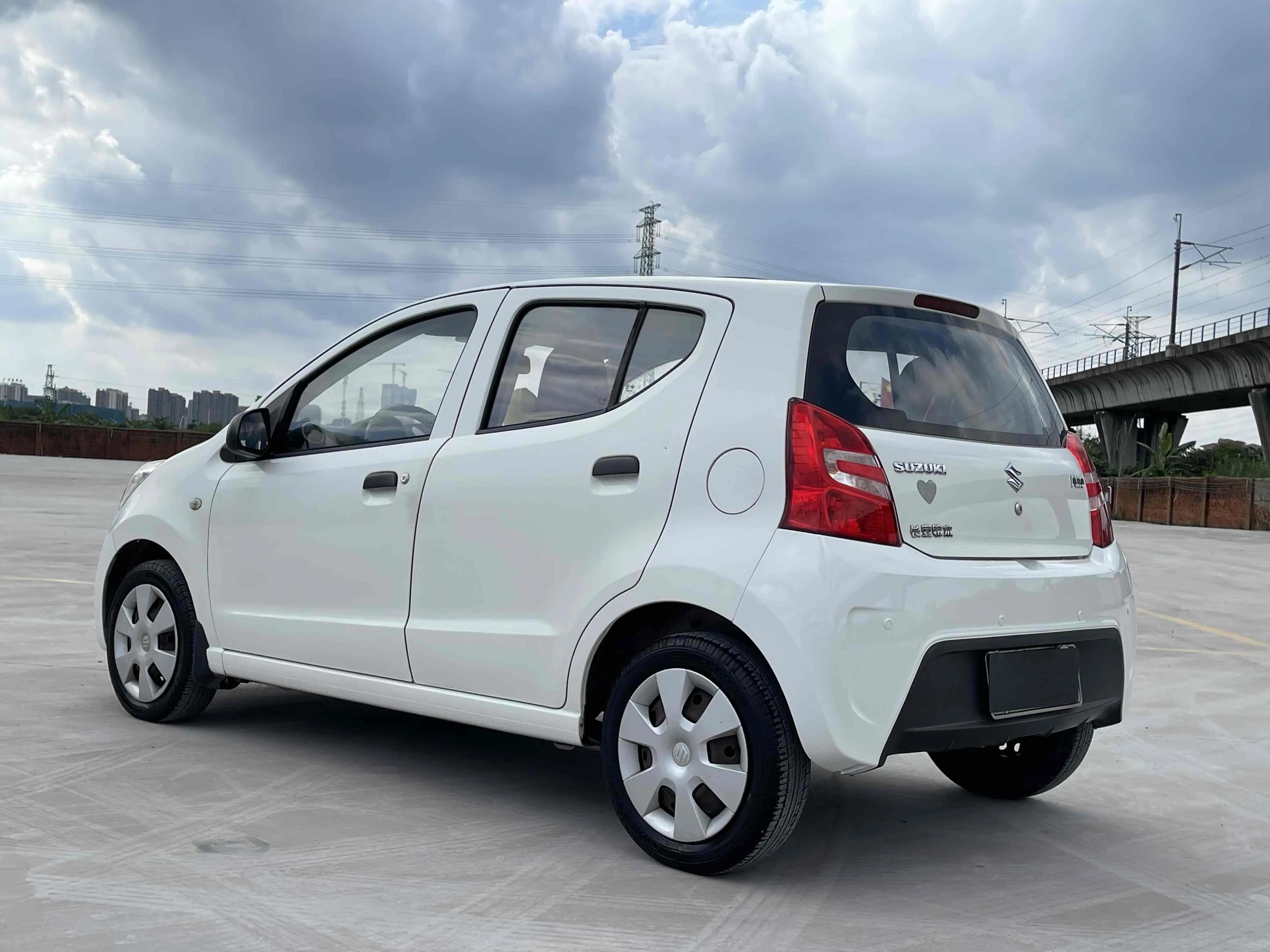 2013款铃木奥拓自动豪华型什么价,铃木奥拓2013款1.0l