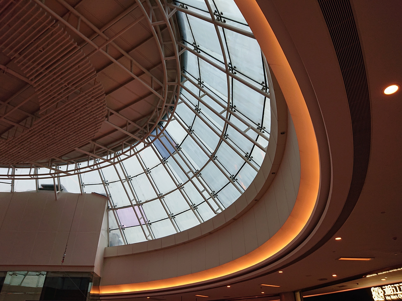 索尼XZ3是很多索尼的“第一次”，也可能是你动心的“第一次”