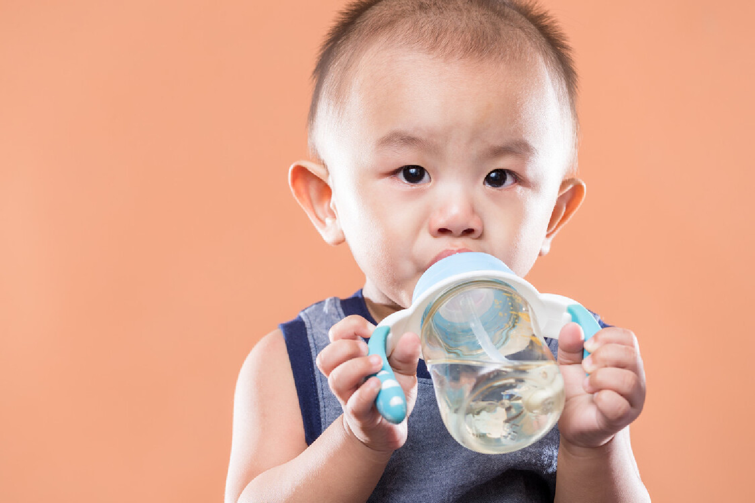 宝宝不喝水怎么办,怎么给不爱喝水宝宝喂水