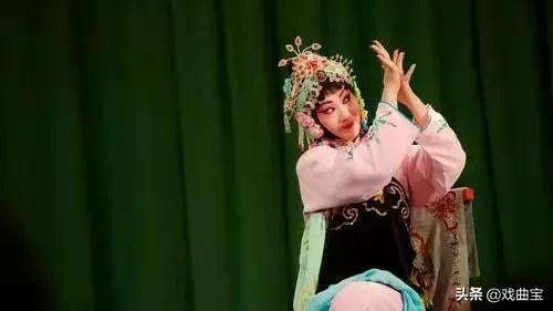 起舞弄清影何似在人间表现了什么,起舞弄清影何似在人间写的是什么
