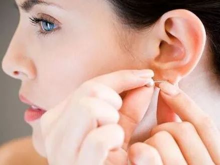 打耳洞那些事讲解,打耳洞半年后发生的事情