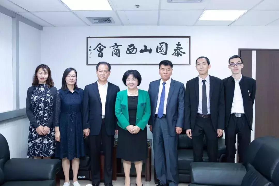泰国诗琳通公主访华,泰国诗琳通公主当上国王