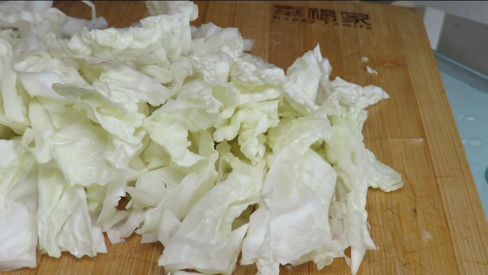 白菜炖粉条怎样做才最好吃,五花肉炖白菜炖豆腐炖粉条的做法