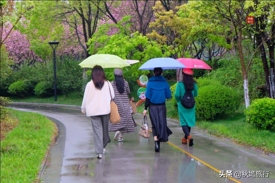 春雨菲菲游常熟滨江公园，浒浦江边品江鲜，23道菜共720元贵吗？
