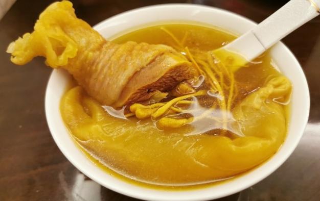 当归黄芪乌鸡补气血养生汤,当归党参黄芪花胶乌鸡汤做法