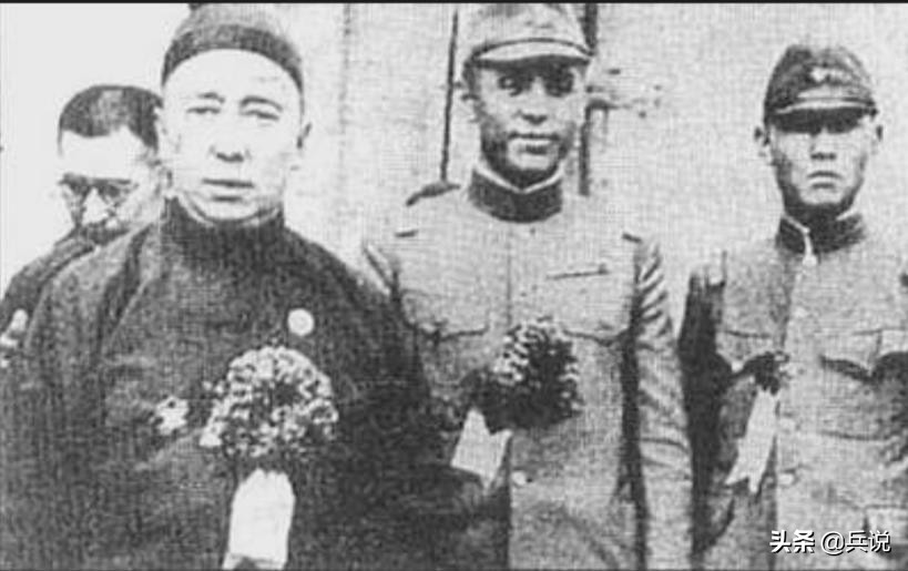 绥远抗战，日军手持*刀军**，逼僧人上阵，出家人只得胡乱放枪