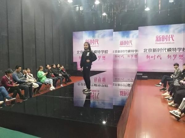 少儿模特训练前景如何,少儿模特训练能带给孩子什么