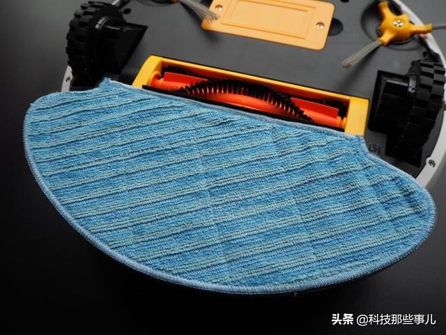 铲屎官不再抓耳挠腮的福利，千元扫地机器人小狗R30上手体验