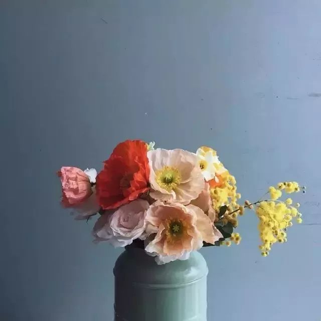 买回来的一束花如何插花,下班路上买一束花然后试着插花