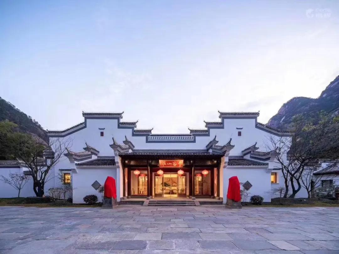 疫情防控取得阶段性胜利有序恢复,疫情胜利在望