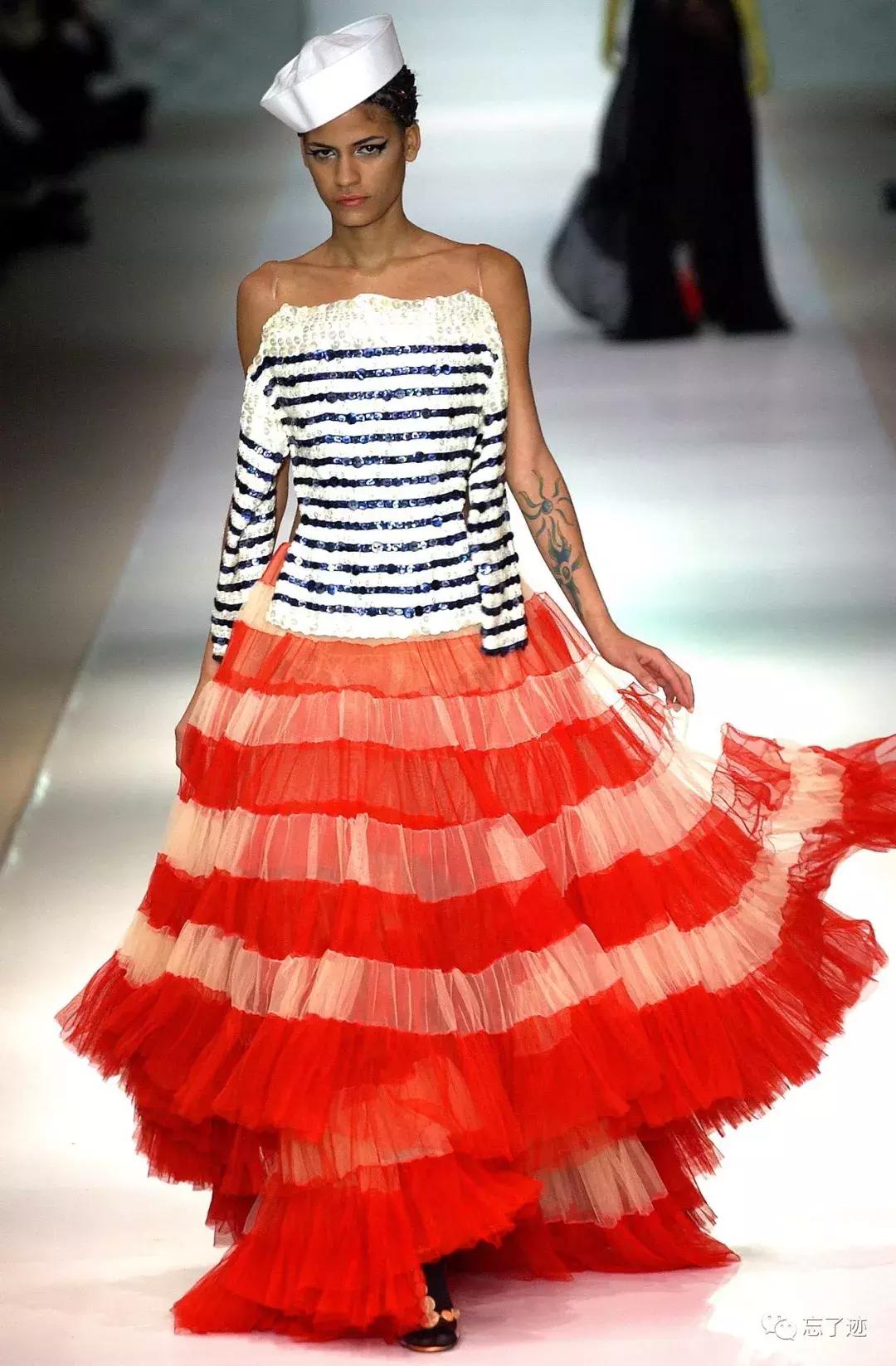 时尚达人必备的经典品-条纹衫，虽简单但不凡