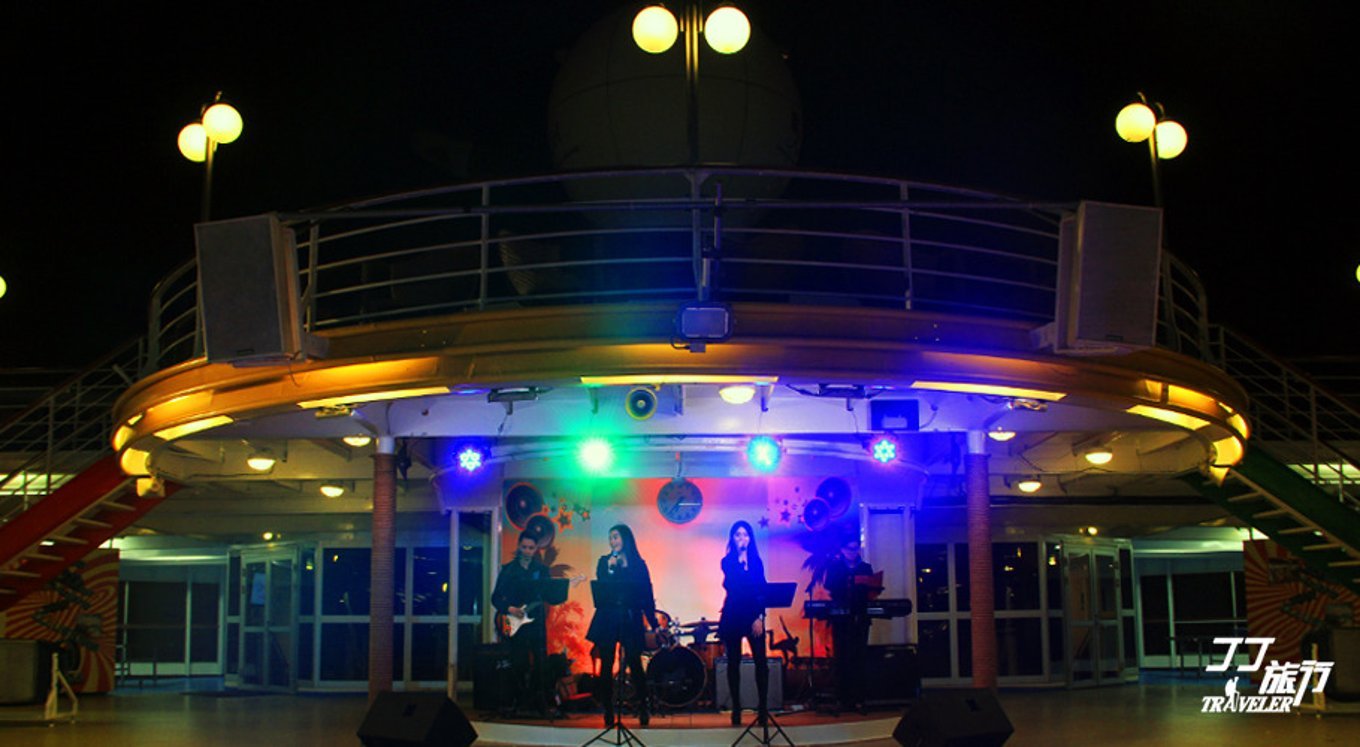 形容一个邮轮很豪华很大怎么说,不动声色可以形容美景吗