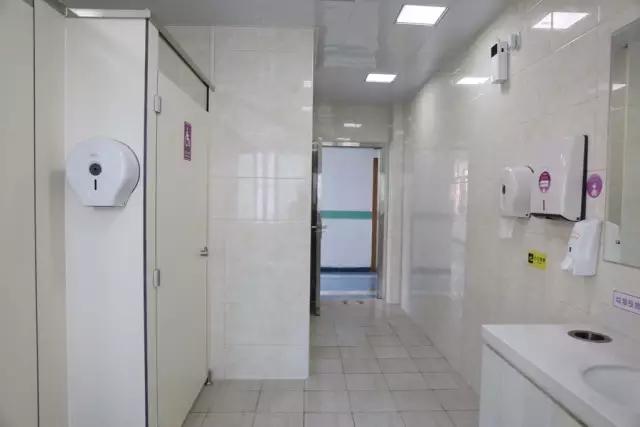 鍗楁柟鏃ユ姤涓滆帪闂ㄨ瘖,鍗楁柟鏃ユ姤鍖荤枟