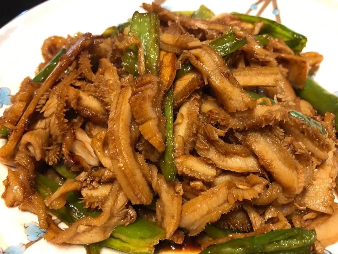 午餐吃爽口弹牙的潮汕鱼册，年前寄来汕头鱼册，来自武汉江城潮爸