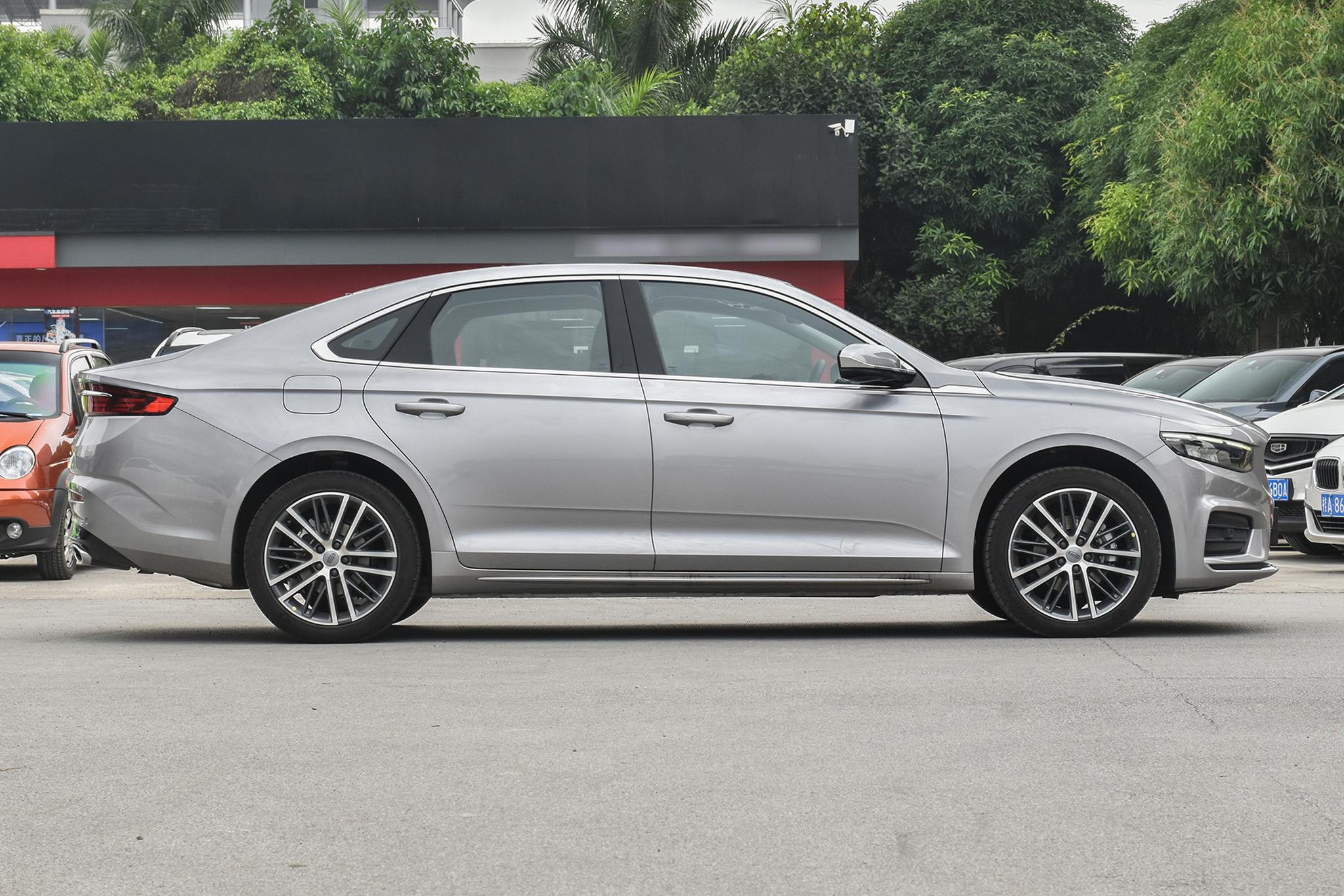12万买哪款2.0t四驱suv,20万预算选轿车这三台车值得关注