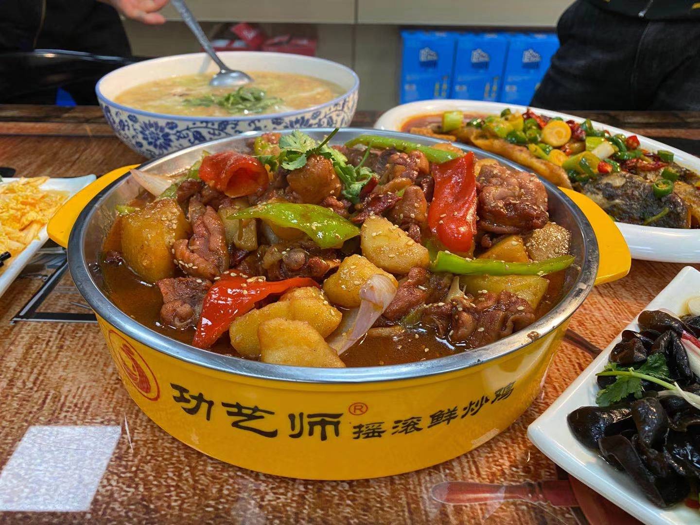 郑州摇滚炒鸡,郑州摇滚炒鸡价格表