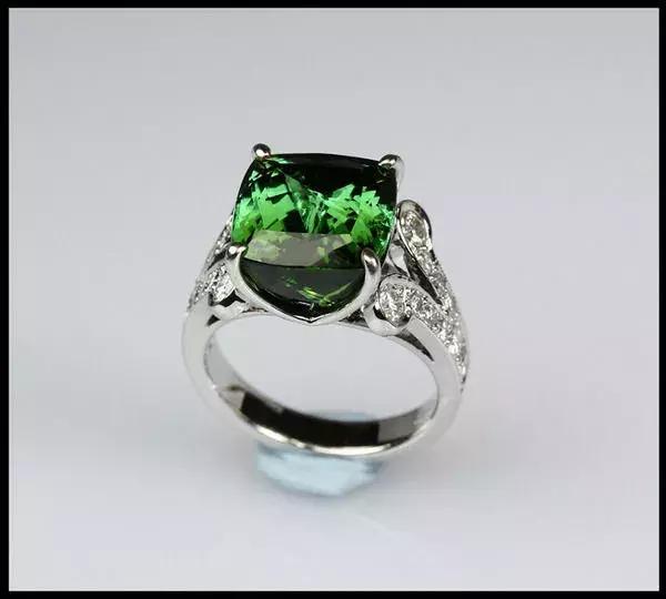 碧玺裸石鉴赏,碧玺中最具收藏的品种