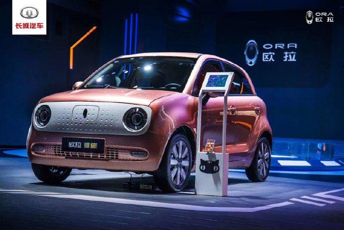 欧拉黑猫跟马卡龙哪个好,欧拉黑猫和五菱马卡龙对比