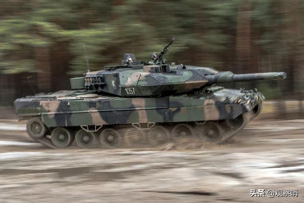 波兰给乌克兰翻修豹式坦克,波兰向乌交付首批翻新豹式坦克