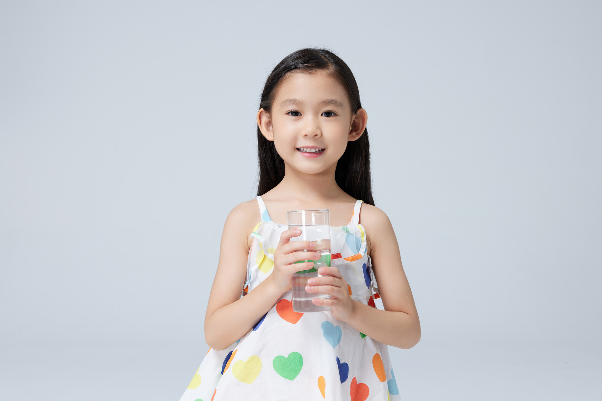 牛奶当水喝有什么坏处视频,小孩把牛奶当水喝有没有问题