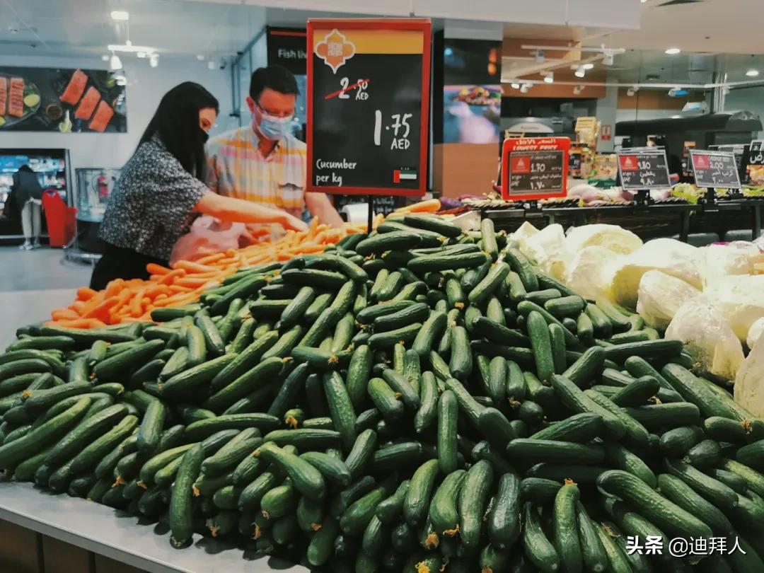 迪拜的物价多少钱一平方,迪拜顶级商场购物实拍