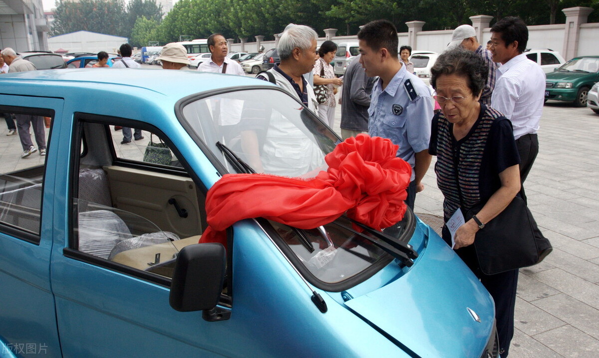 老年代步车山寨大g,山寨老年代步车