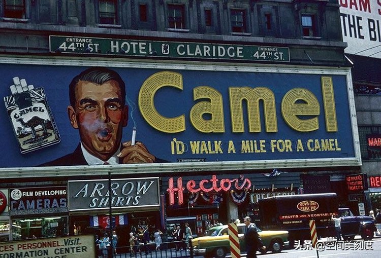 为何企业喜欢扎堆到美国时代广场打中文广告？还有微商和流量明星