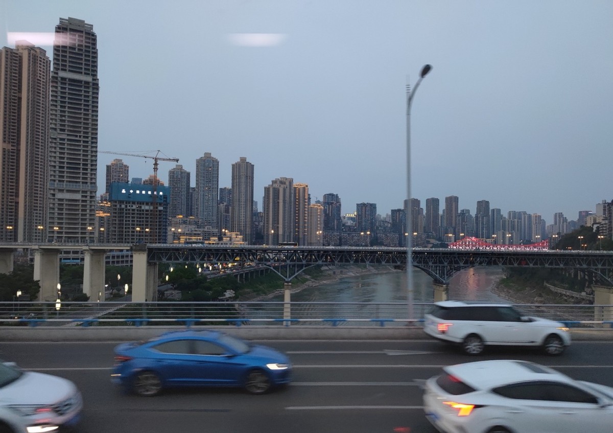 重庆滴滴出行司机一月收入,重庆滴滴司机一天能收入多少钱