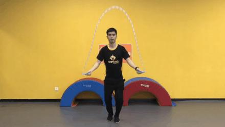 玩胜少儿体能训练,竞技一分钟跳绳技巧教学