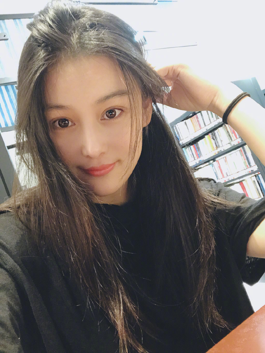 锦鲤张馨予粉丝被骗后纷纷来找她陈昊然督促她快快建群