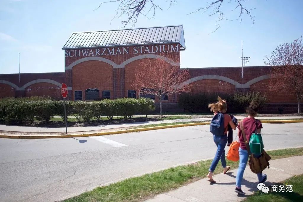 “华尔街之王”苏世民，从白手起家到身价千亿，爱买豪宅戴Swatch