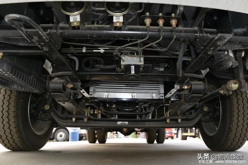 凯马锐航x3柴油版单排小货车3米98,凯马锐航x33.6单排栏板多少钱