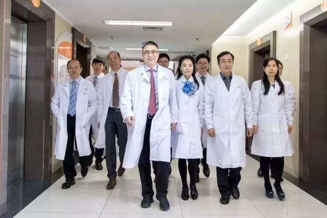 何建行肺癌晚期,何建行肺癌手术费用