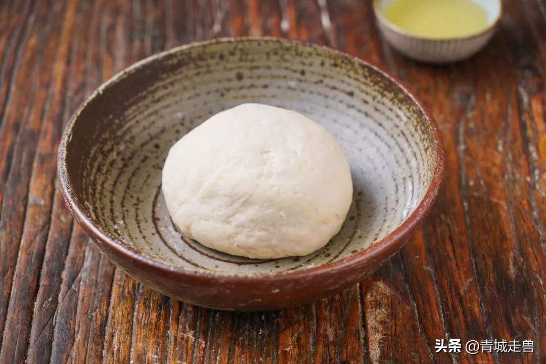 发面时如何放碱面,馒头面放了酵母怎么快速发酵