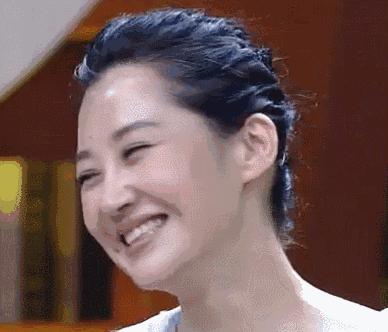 “京圈公主”猎男记：从不跟穷人恋爱，52岁为何至今未婚？