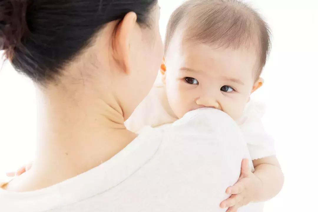 宝宝很粘人又能怎样,宝宝太黏人怎么办育儿视频