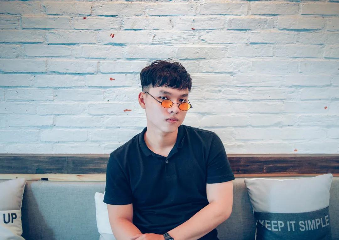 赵奕欢公布恋情上热搜,演戏多年不红如今跑龙套