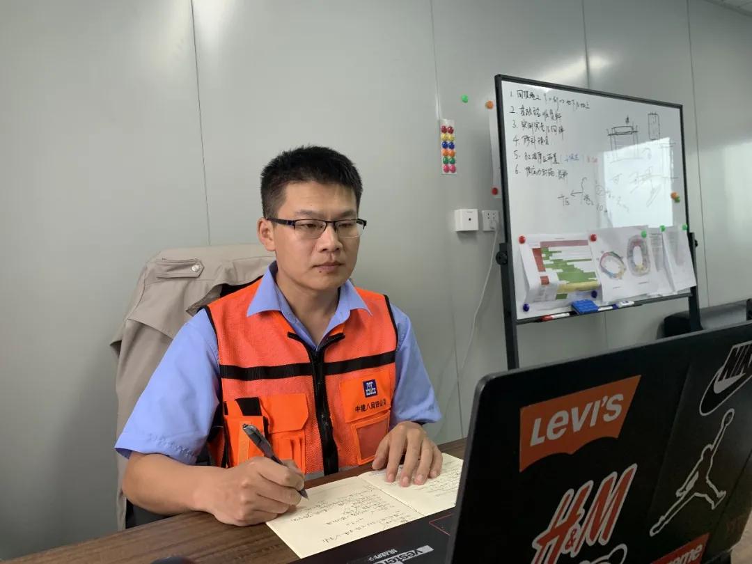 一线工人风采摄影作品,中建八局铁军团队展现