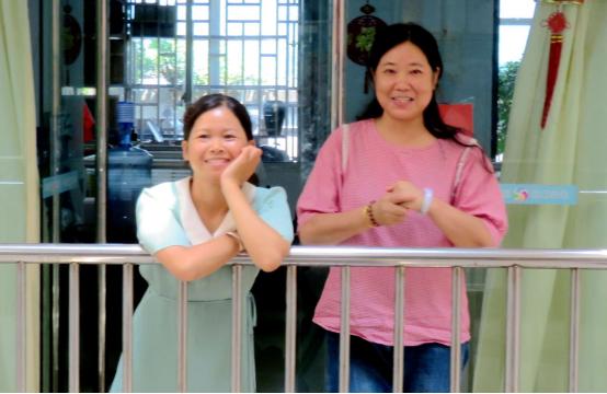 桂林，尧山的土神奇了！竟“烧”到市中心高楼上