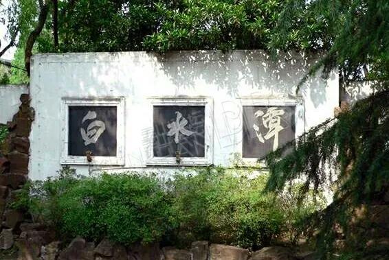 刚刚，前进路惊现庞然大物！昆山水上新地标来了