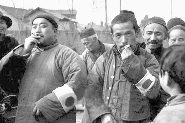 他是民国悍匪之首，老蒋给他师长当不满足，1943年被我军击毙