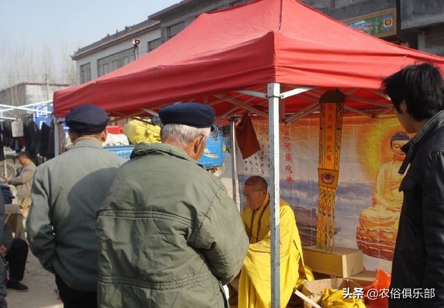 农村白事出殡有哪些讲求,出殡扎纸开光是什么意思