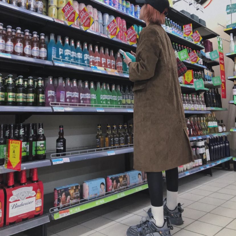 矮个子女生穿什么运动鞋好看,女生百搭运动鞋高级感