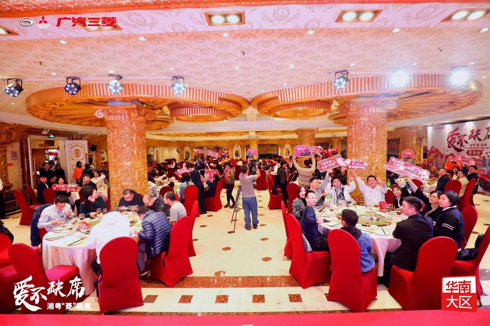 鐖变笉缂哄腑骞挎苯涓夎彵,鐖变笉缂哄腑瀹跺