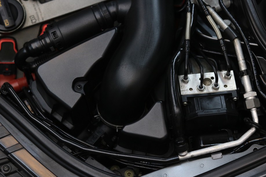 怪兽修车：修复一辆09年西装暴徒奥迪S8，当年售价200多万