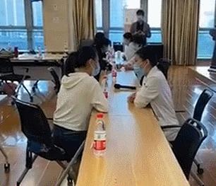 她们参加了一个健康沙龙，出来后整个人都变了？