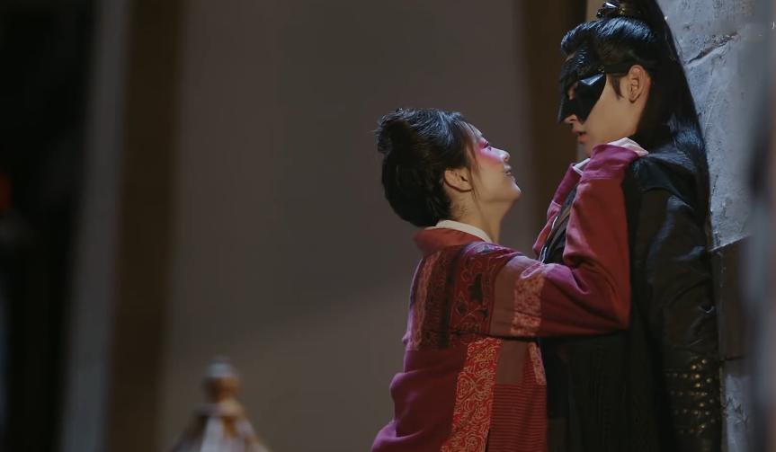 又亲又咬还“壁咚”！《花好月又圆》路子野，“先婚后爱”太上头