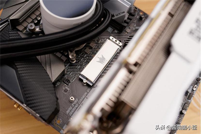 影驰rtx3090金属大师尺寸,影驰20周年纪念版rtx4090显卡开箱